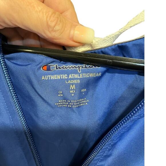 Champion Women's Raincoat Jacket Windbreaker NWT Blue Medium - Picture 3 of 7